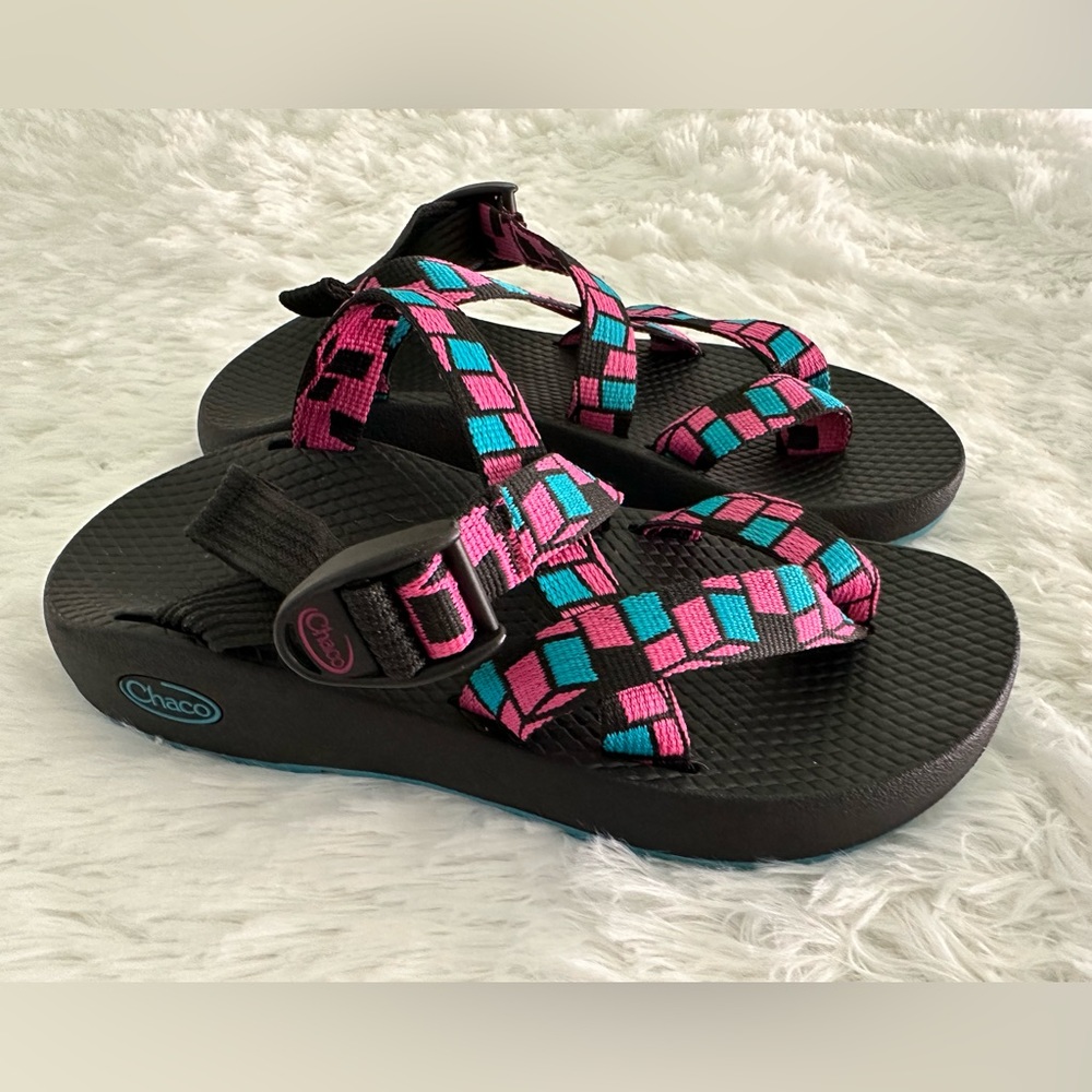 Chaco Tegu Pink Blue Textile Strappy Classic Sport Sandals‎ Women’s Size 6
